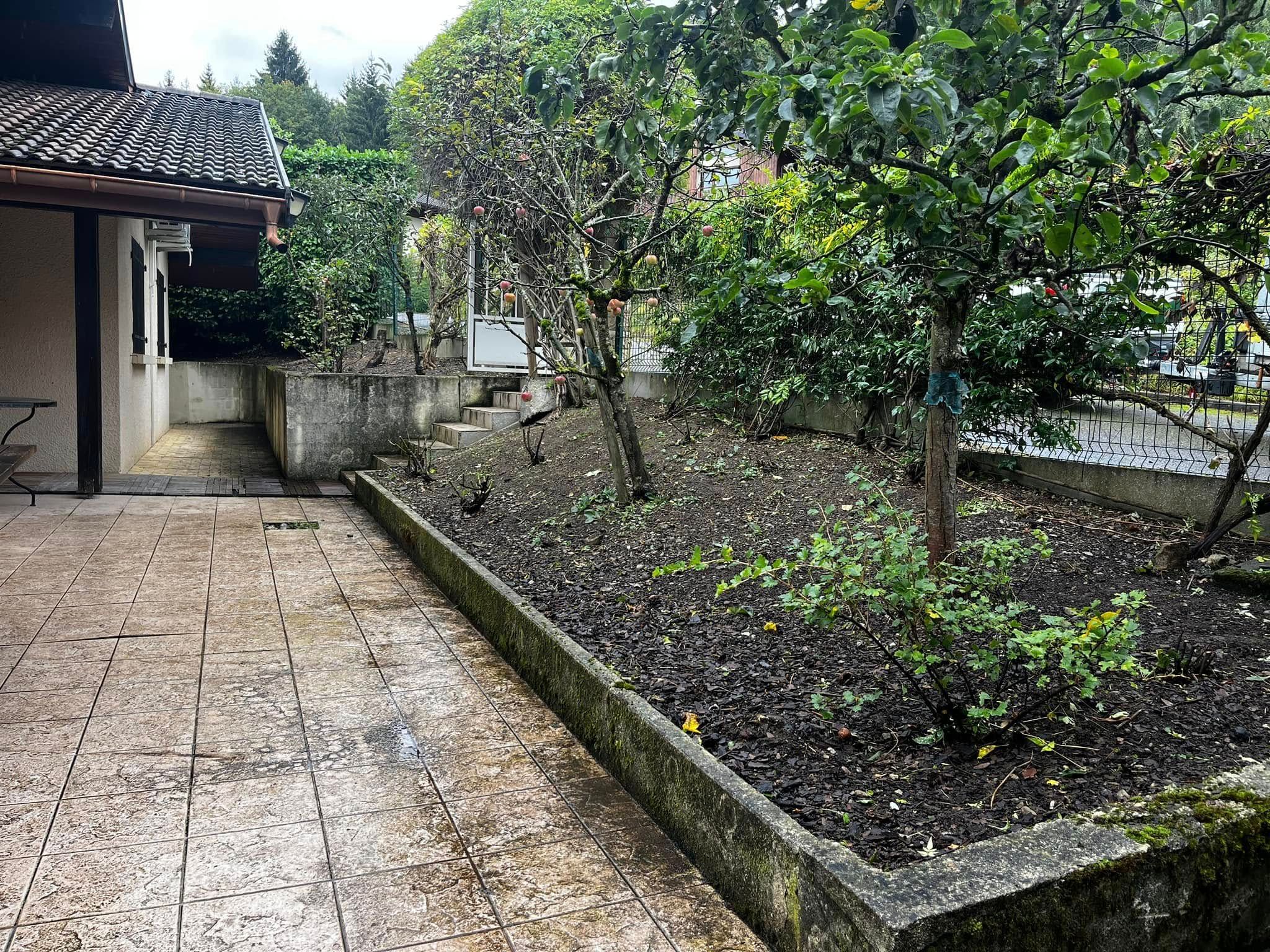 Jardin défriché à Maxilly-sur-Léman